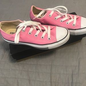 Woman converse